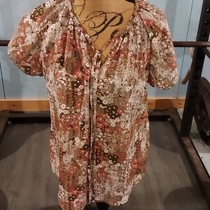 Ladies Floral Short-Sleeve Shirt in Beige and Rust